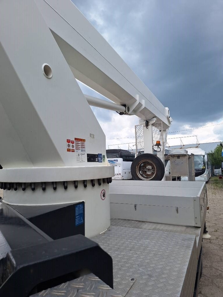 Plataforma telescopica MAN podnośnik koszowy Wumag WT 300: foto 6