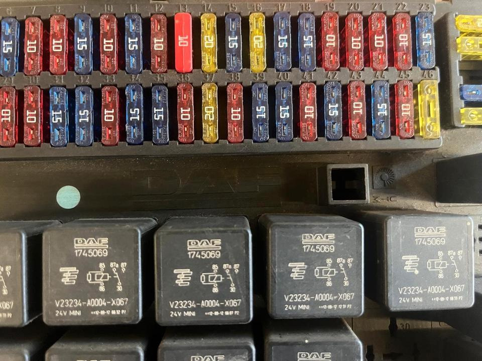 DAF Sicherungskasten - Fusible para Camión: foto 3 DAF Sicherungskasten - Fusible para Camión: foto 3