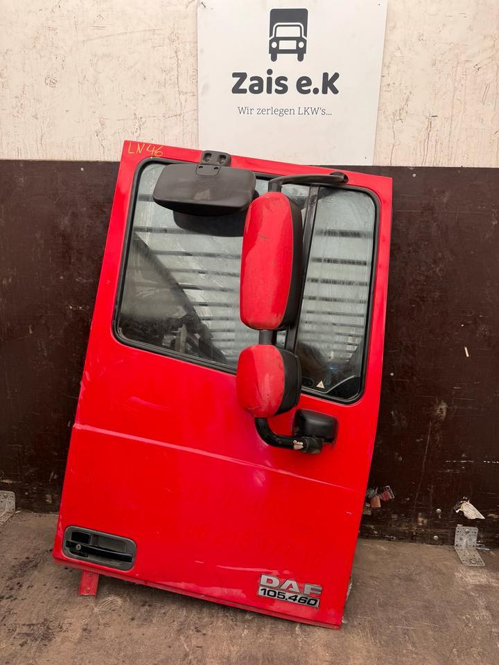 DAF XF 105,460 Beifahrertür Rot Spiegel Innenverkleidung LN 46 - Puerta y piezas para Camión: foto 1 DAF XF 105,460 Beifahrertür Rot Spiegel Innenverkleidung LN 46 - Puerta y piezas para Camión: foto 1