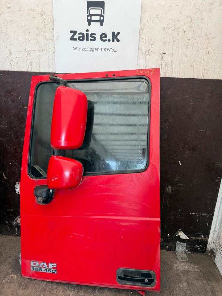 DAF XF 105,460 Fahrertür Rot Spiegel Innenverkleidung LN 47 - Puerta y piezas para Camión: foto 1 DAF XF 105,460 Fahrertür Rot Spiegel Innenverkleidung LN 47 - Puerta y piezas para Camión: foto 1