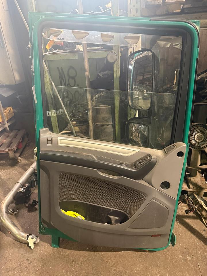 DAF XF 460 EU6 Fahrertür Grün Links Spiegel Innenverkleidung - Puerta y piezas para Camión: foto 2 DAF XF 460 EU6 Fahrertür Grün Links Spiegel Innenverkleidung - Puerta y piezas para Camión: foto 2