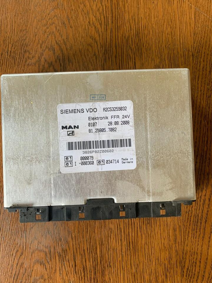 ELEKTRONIK FFR SIEMENS VDO Steuergerät MAN Nr. 81.25805.7082 - Unidad de control para Camión: foto 1 ELEKTRONIK FFR SIEMENS VDO Steuergerät MAN Nr. 81.25805.7082 - Unidad de control para Camión: foto 1