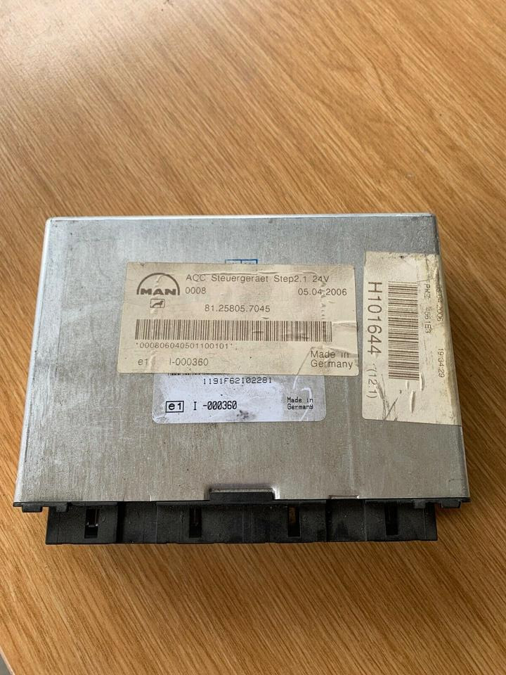 ELEKTRONIK FFR SIEMENS VDO Steuergerät MAN Nr. 81258057045 - Unidad de control para Camión: foto 1 ELEKTRONIK FFR SIEMENS VDO Steuergerät MAN Nr. 81258057045 - Unidad de control para Camión: foto 1