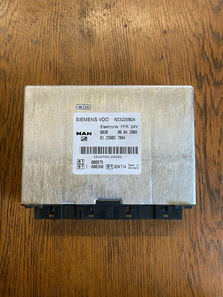 Elektronik FFR SIEMENS VDO Steuergerät MAN 81.25805.7084 - Unidad de control para Camión: foto 1 Elektronik FFR SIEMENS VDO Steuergerät MAN 81.25805.7084 - Unidad de control para Camión: foto 1