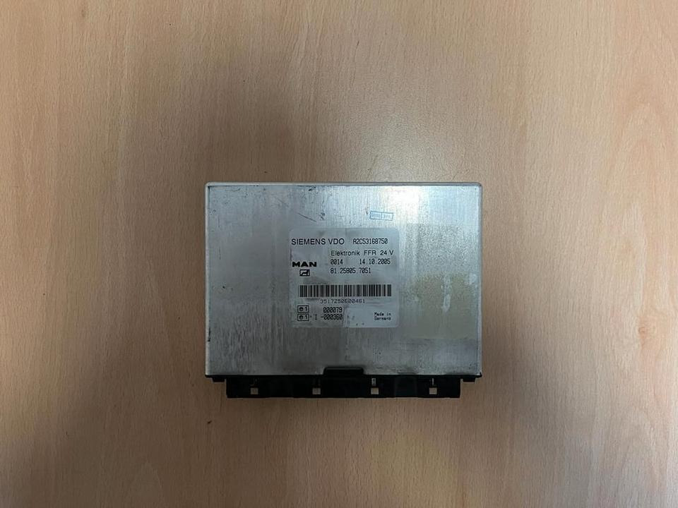 MAN SIEMENS VDO ELEKTRONIK FFR Steuergerät 81.25805.7051 - Unidad de control para Camión: foto 1 MAN SIEMENS VDO ELEKTRONIK FFR Steuergerät 81.25805.7051 - Unidad de control para Camión: foto 1