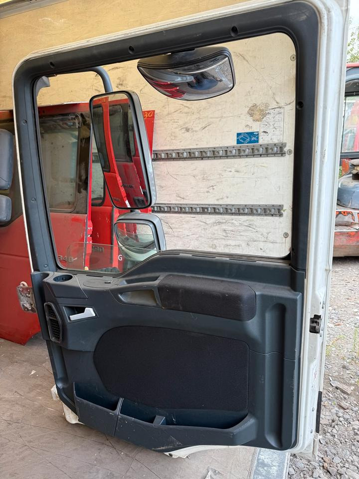 MAN TGL Beifahrertür Weiß Spiegel Innenverkleidung - Puerta y piezas para Camión: foto 2 MAN TGL Beifahrertür Weiß Spiegel Innenverkleidung - Puerta y piezas para Camión: foto 2