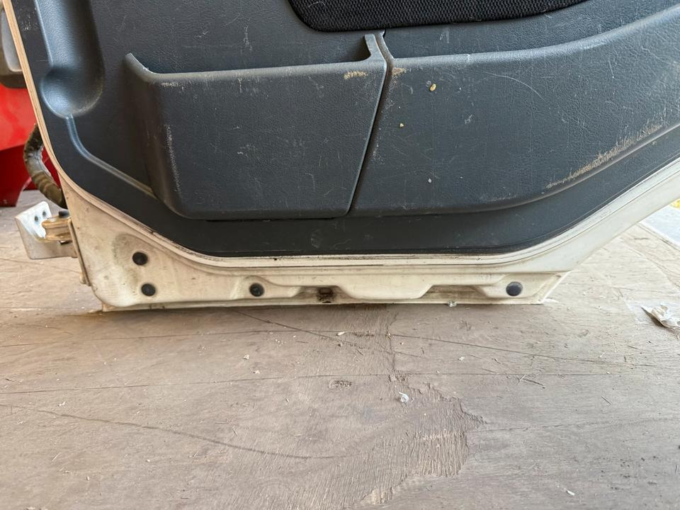 MAN TGL Beifahrertür Weiß Spiegel Innenverkleidung - Puerta y piezas para Camión: foto 5 MAN TGL Beifahrertür Weiß Spiegel Innenverkleidung - Puerta y piezas para Camión: foto 5