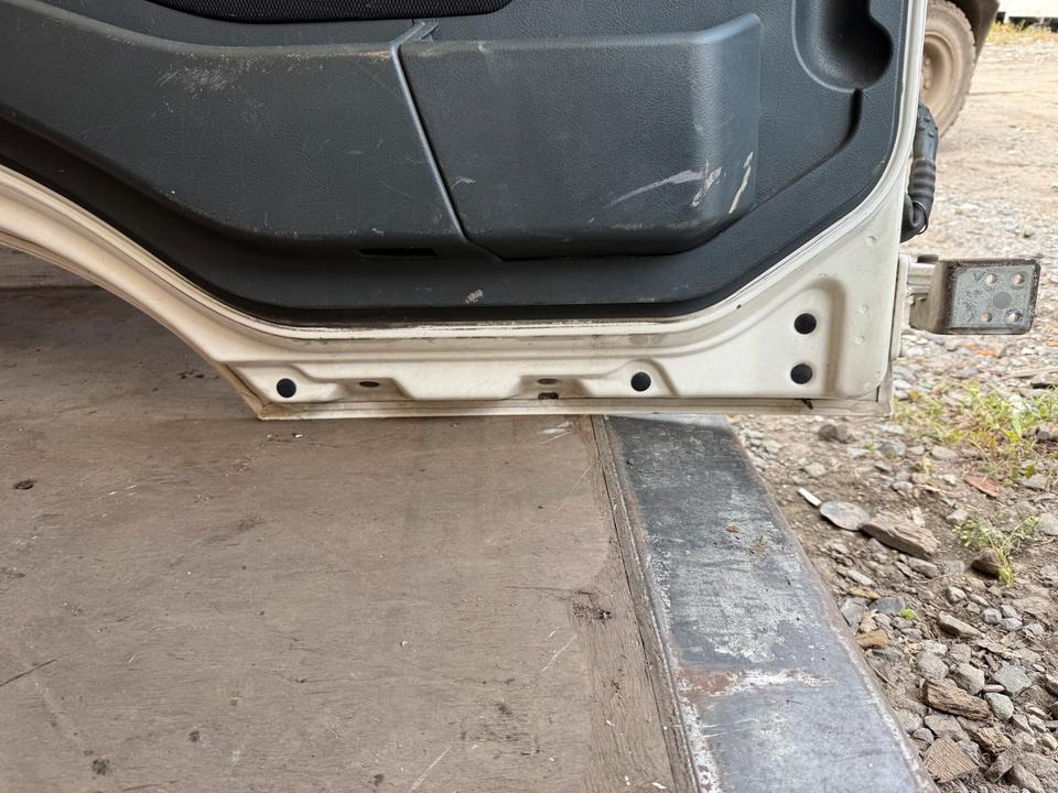 MAN TGL Fahrertür Weiß Spiegel Innenverkleidung - Puerta y piezas para Camión: foto 5 MAN TGL Fahrertür Weiß Spiegel Innenverkleidung - Puerta y piezas para Camión: foto 5