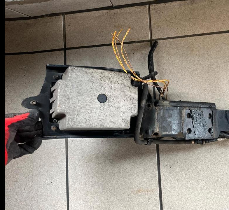 MAN TGL TGM TGX EU6 AdBlue Pumpe 81154036134000 - Depósito de AdBlue para Camión: foto 5 MAN TGL TGM TGX EU6 AdBlue Pumpe 81154036134000 - Depósito de AdBlue para Camión: foto 5