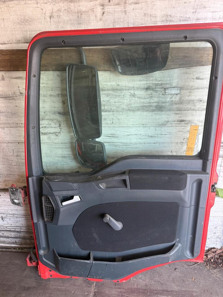 MAN TGM Beifahrertür Rot Spiegel Innenverkleidung LN 66 - Puerta y piezas para Camión: foto 2 MAN TGM Beifahrertür Rot Spiegel Innenverkleidung LN 66 - Puerta y piezas para Camión: foto 2