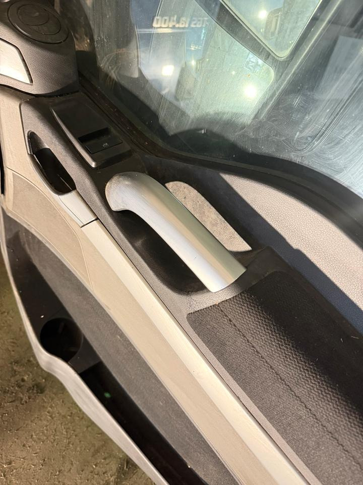 MAN TGS EU6 Beifahrertür Grün Spiegel Innenverkleidung LN 52 - Puerta y piezas para Camión: foto 3 MAN TGS EU6 Beifahrertür Grün Spiegel Innenverkleidung LN 52 - Puerta y piezas para Camión: foto 3