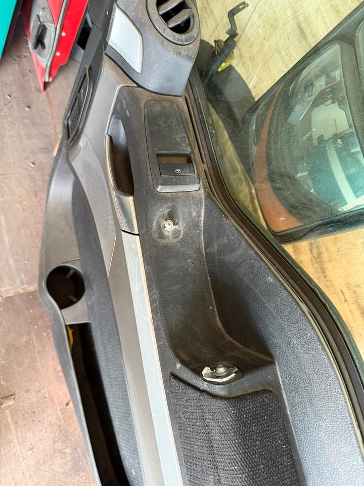 MAN TGS EU6 Beifahrertür Orange Spiegel Innenverkleidung LN 81 - Puerta y piezas para Camión: foto 4 MAN TGS EU6 Beifahrertür Orange Spiegel Innenverkleidung LN 81 - Puerta y piezas para Camión: foto 4