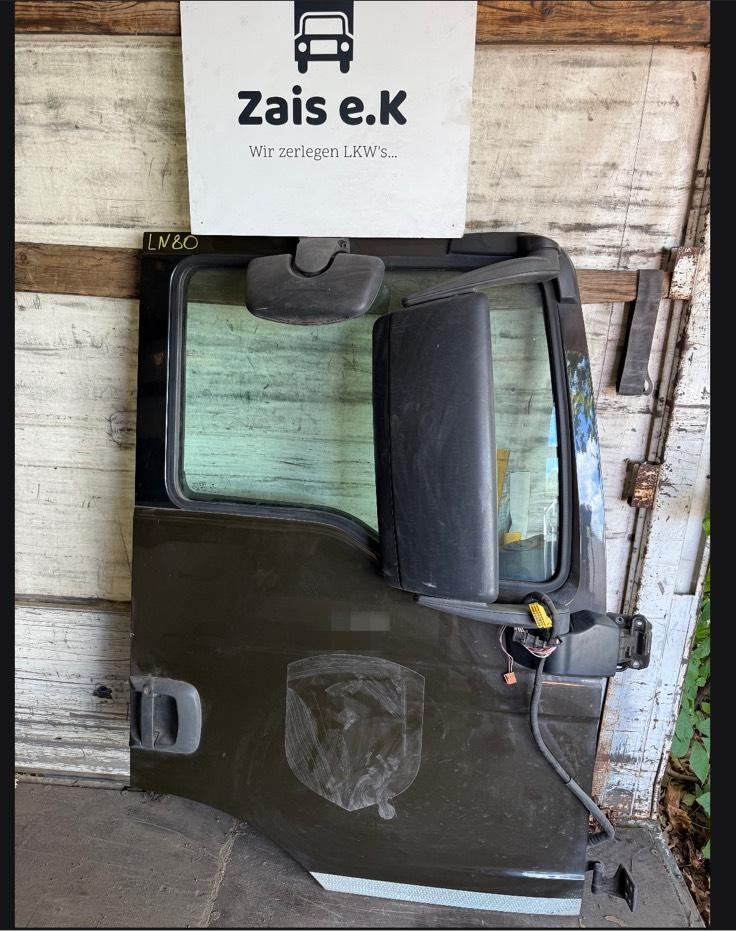 MAN TGS EU6 Beifahrertür Spiegel Innenverkleidung LN 80 - Puerta y piezas para Camión: foto 1 MAN TGS EU6 Beifahrertür Spiegel Innenverkleidung LN 80 - Puerta y piezas para Camión: foto 1