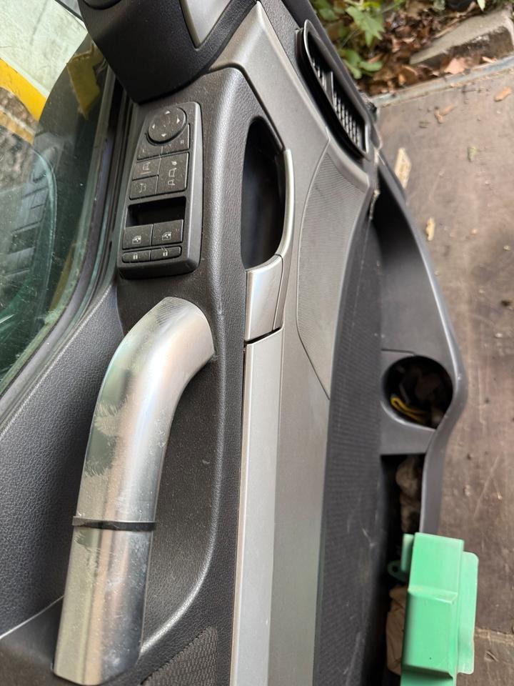 MAN TGS EU6 Fahrertür Grün Spiegel Innenverkleidung LN 82 - Puerta y piezas para Camión: foto 4 MAN TGS EU6 Fahrertür Grün Spiegel Innenverkleidung LN 82 - Puerta y piezas para Camión: foto 4