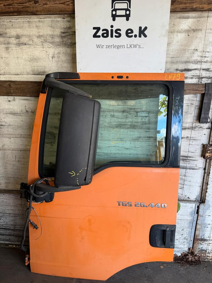 MAN TGS EU6 Fahrertür Orange Spiegel Innenverkleidung LN 79 - Puerta y piezas para Camión: foto 1 MAN TGS EU6 Fahrertür Orange Spiegel Innenverkleidung LN 79 - Puerta y piezas para Camión: foto 1