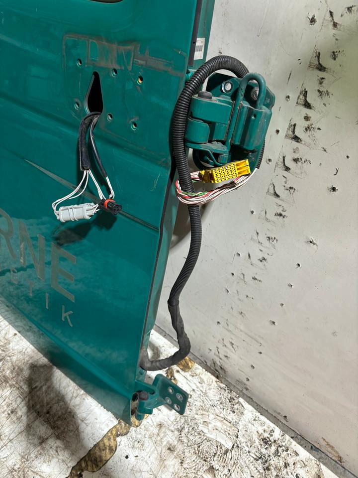 MAN TGX Beifahrertür, Tür Grün, Innenverkleidung LN 13 - Puerta y piezas para Camión: foto 4 MAN TGX Beifahrertür, Tür Grün, Innenverkleidung LN 13 - Puerta y piezas para Camión: foto 4