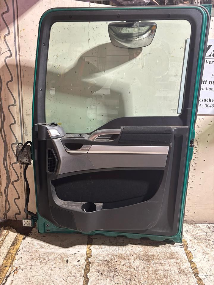 MAN TGX Beifahrertür, Tür Grün, Innenverkleidung LN 13 - Puerta y piezas para Camión: foto 3 MAN TGX Beifahrertür, Tür Grün, Innenverkleidung LN 13 - Puerta y piezas para Camión: foto 3