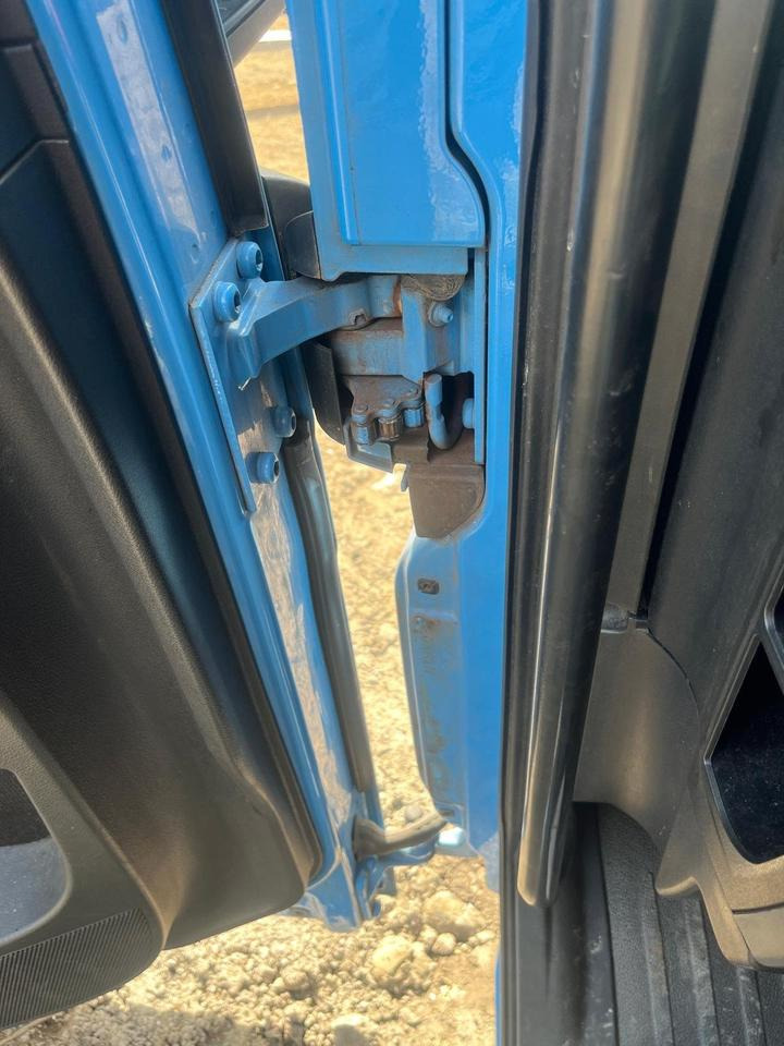 Puerta y piezas para Camión MAN TGX EU6 Fahrertür, Tür blau, Spiegel & Innenverkleidung: foto 9 Puerta y piezas para Camión MAN TGX EU6 Fahrertür, Tür blau, Spiegel & Innenverkleidung: foto 9