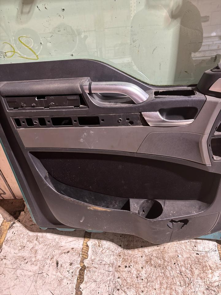 MAN TGX Fahrertür, Tür Türkis, Innenverkleidung LN 09 - Puerta y piezas para Camión: foto 4 MAN TGX Fahrertür, Tür Türkis, Innenverkleidung LN 09 - Puerta y piezas para Camión: foto 4