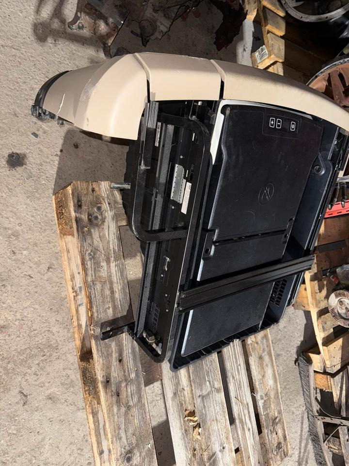 MAN TGX Kühlbox / Kühlschrank 81.63910-6163 - Cabina e interior para Camión: foto 2 MAN TGX Kühlbox / Kühlschrank 81.63910-6163 - Cabina e interior para Camión: foto 2