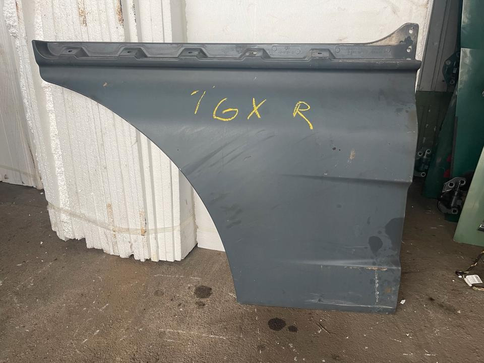 MAN TGX TGA Abdeckung Türverlängerung Rechts - Puerta y piezas para Camión: foto 1 MAN TGX TGA Abdeckung Türverlängerung Rechts - Puerta y piezas para Camión: foto 1