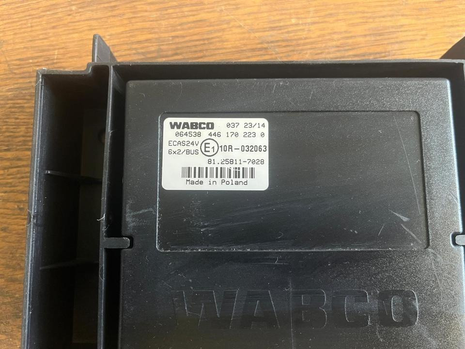 MAN WABCO Steuergerät ECAS 6*2 81258117028 - Unidad de control para Camión: foto 3 MAN WABCO Steuergerät ECAS 6*2 81258117028 - Unidad de control para Camión: foto 3