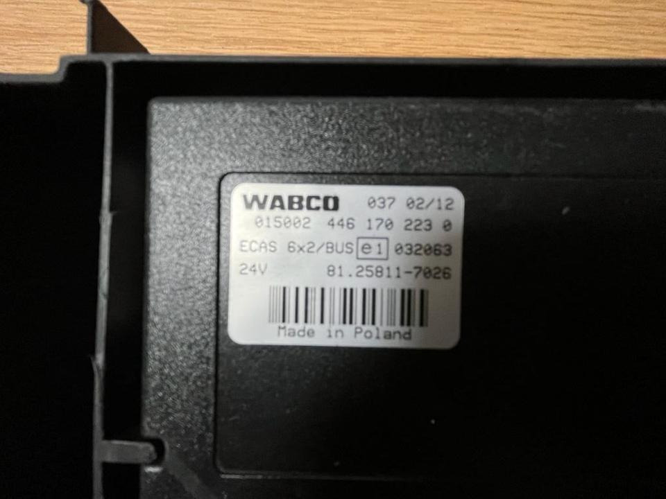 MAN WABCO Steuergerät ECAS 6x2 81.25811-7026 - Unidad de control para Camión: foto 2 MAN WABCO Steuergerät ECAS 6x2 81.25811-7026 - Unidad de control para Camión: foto 2