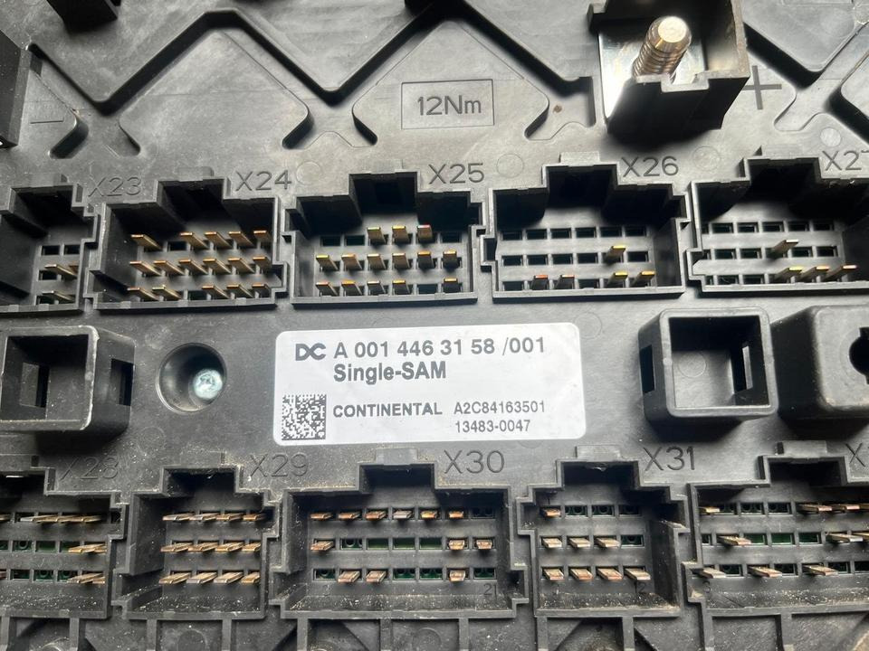 Mercedes Actros MP4 Continental Sicherungskasten A0014463158 - Fusible para Camión: foto 2 Mercedes Actros MP4 Continental Sicherungskasten A0014463158 - Fusible para Camión: foto 2