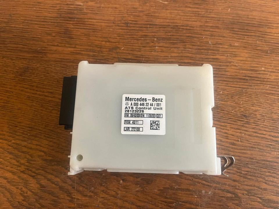 Mercedes Actros MP4 Diebstahlwarnanlage Steuergerät A0004462244 - Unidad de control para Camión: foto 2 Mercedes Actros MP4 Diebstahlwarnanlage Steuergerät A0004462244 - Unidad de control para Camión: foto 2