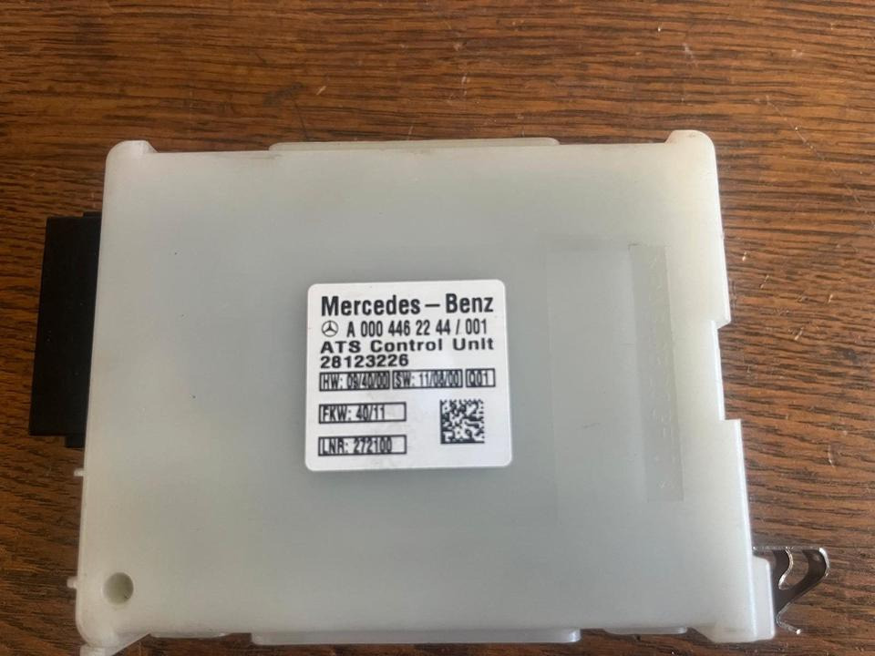 Mercedes Actros MP4 Diebstahlwarnanlage Steuergerät A0004462244 - Unidad de control para Camión: foto 3 Mercedes Actros MP4 Diebstahlwarnanlage Steuergerät A0004462244 - Unidad de control para Camión: foto 3