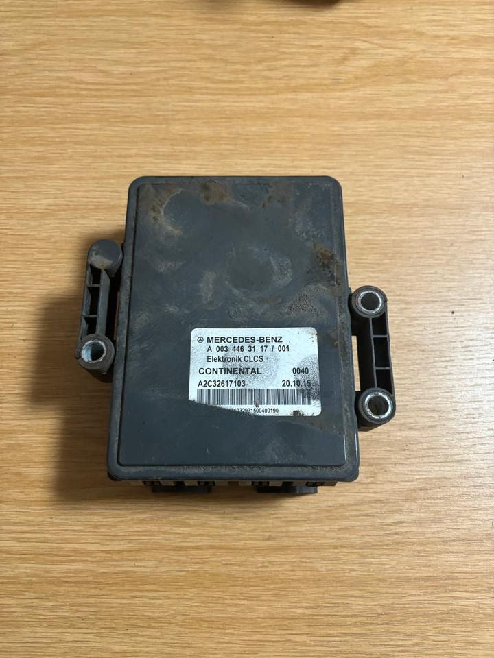 Mercedes Actros MP4 Elektronik CLCS Steuergerät A0034463117 - Unidad de control para Camión: foto 1 Mercedes Actros MP4 Elektronik CLCS Steuergerät A0034463117 - Unidad de control para Camión: foto 1