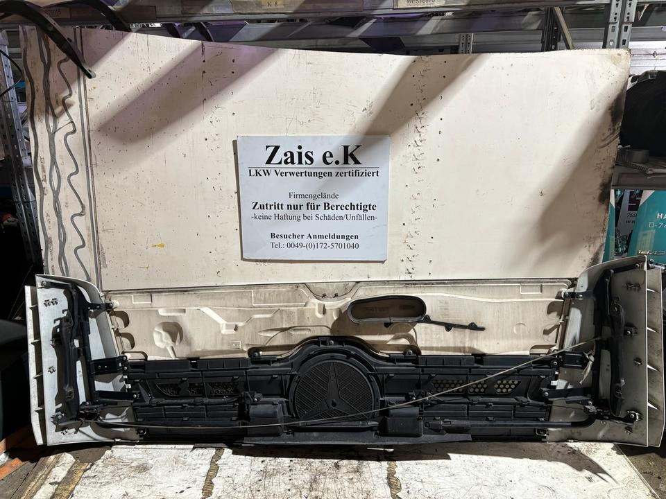 Mercedes Actros MP4 Motorhaube A9607500409 - Carrocería y exterior para Camión: foto 4 Mercedes Actros MP4 Motorhaube A9607500409 - Carrocería y exterior para Camión: foto 4