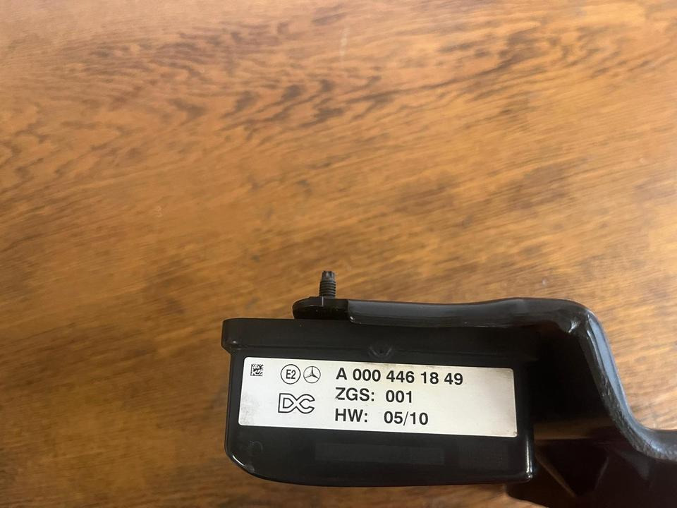 Mercedes Actros MP4 Radarsensor A0004461849 - Sensor para Camión: foto 3 Mercedes Actros MP4 Radarsensor A0004461849 - Sensor para Camión: foto 3