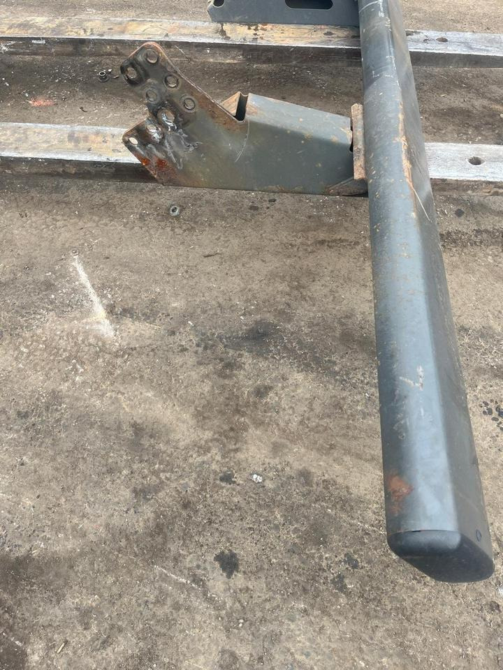 Mercedes Actros MP4 Unterfahrschutz - Carrocería y exterior para Camión: foto 4 Mercedes Actros MP4 Unterfahrschutz - Carrocería y exterior para Camión: foto 4