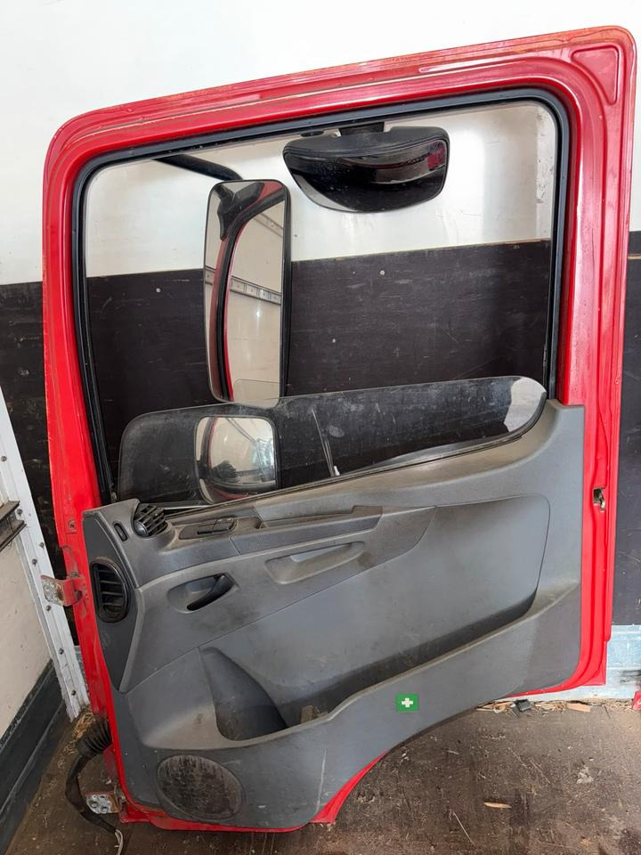 Mercedes Atego 2 Beifahrertür Rot Spiegel Innenverkleidung LN 77 - Puerta y piezas para Camión: foto 2 Mercedes Atego 2 Beifahrertür Rot Spiegel Innenverkleidung LN 77 - Puerta y piezas para Camión: foto 2