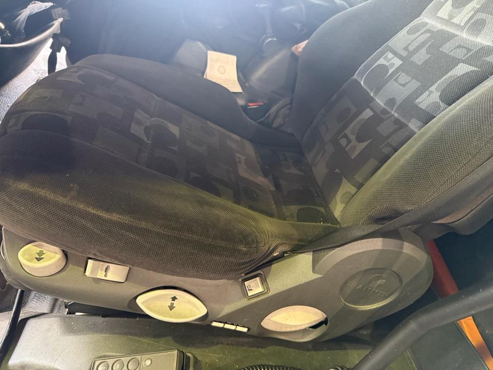 Mercedes Atego 3 Fahrersitz - Asiento para Camión: foto 4 Mercedes Atego 3 Fahrersitz - Asiento para Camión: foto 4