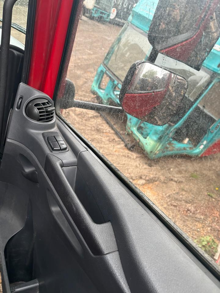 Mercedes Atego 4 EU6 Beifahrertür, Rot, Innenverkleidung, Spiegel - Puerta y piezas para Camión: foto 3 Mercedes Atego 4 EU6 Beifahrertür, Rot, Innenverkleidung, Spiegel - Puerta y piezas para Camión: foto 3