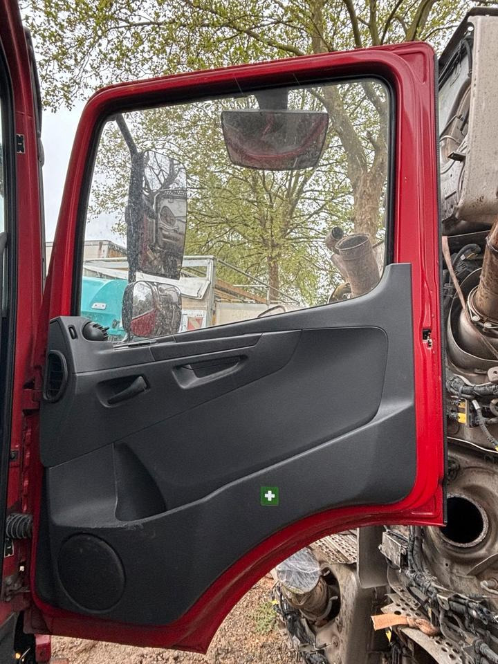 Mercedes Atego 4 EU6 Beifahrertür, Rot, Innenverkleidung, Spiegel - Puerta y piezas para Camión: foto 2 Mercedes Atego 4 EU6 Beifahrertür, Rot, Innenverkleidung, Spiegel - Puerta y piezas para Camión: foto 2