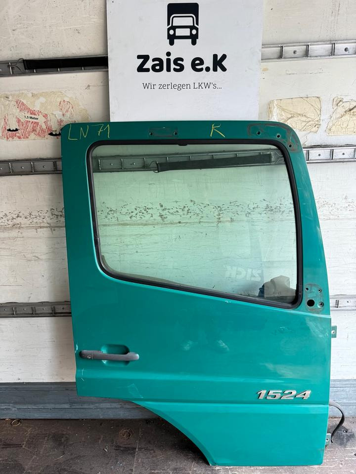 Mercedes Atego Beifahrertür Grün Innenverkleidung LN 71 - Puerta y piezas para Camión: foto 1 Mercedes Atego Beifahrertür Grün Innenverkleidung LN 71 - Puerta y piezas para Camión: foto 1