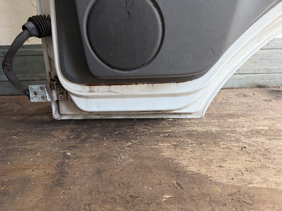 Mercedes Atego Beifahrertür weiß Spiegel Innenverkleidung - Puerta y piezas para Camión: foto 5 Mercedes Atego Beifahrertür weiß Spiegel Innenverkleidung - Puerta y piezas para Camión: foto 5