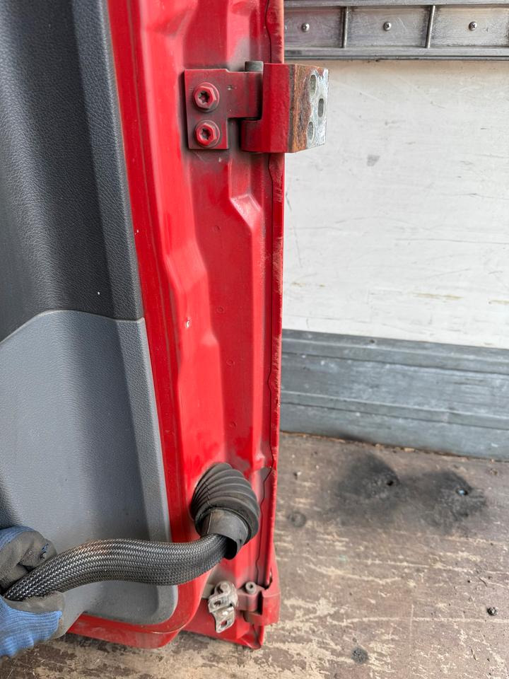Mercedes Atego Fahrertür Rot Spiegel Innenverkleidung LN 74 - Puerta y piezas para Camión: foto 5 Mercedes Atego Fahrertür Rot Spiegel Innenverkleidung LN 74 - Puerta y piezas para Camión: foto 5