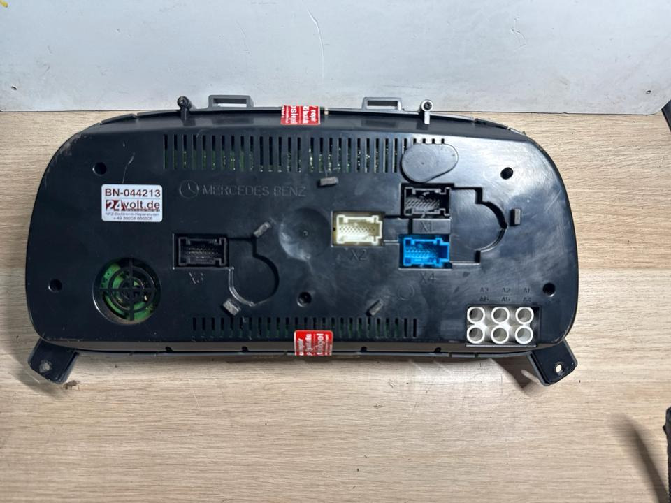 Mercedes Atego Kombiinstrument Tacho A0034463921 - Salpicadero para Camión: foto 2 Mercedes Atego Kombiinstrument Tacho A0034463921 - Salpicadero para Camión: foto 2