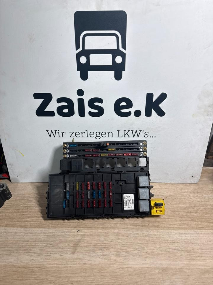 Mercedes Atego Sicherungskasten A0015432015 - Sistema eléctrico para Camión: foto 1 Mercedes Atego Sicherungskasten A0015432015 - Sistema eléctrico para Camión: foto 1