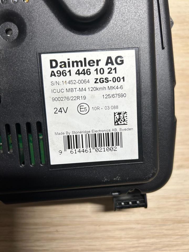 Mercedes Benz Actros MP4 Kombiinstrument/ Tacho A9614461021 - Salpicadero para Camión: foto 5 Mercedes Benz Actros MP4 Kombiinstrument/ Tacho A9614461021 - Salpicadero para Camión: foto 5