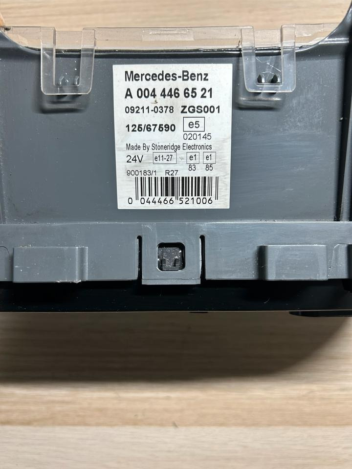 Mercedes-Benz Kombiinstrument/ Tacho A0044466521 - Salpicadero: foto 4 Mercedes-Benz Kombiinstrument/ Tacho A0044466521 - Salpicadero: foto 4