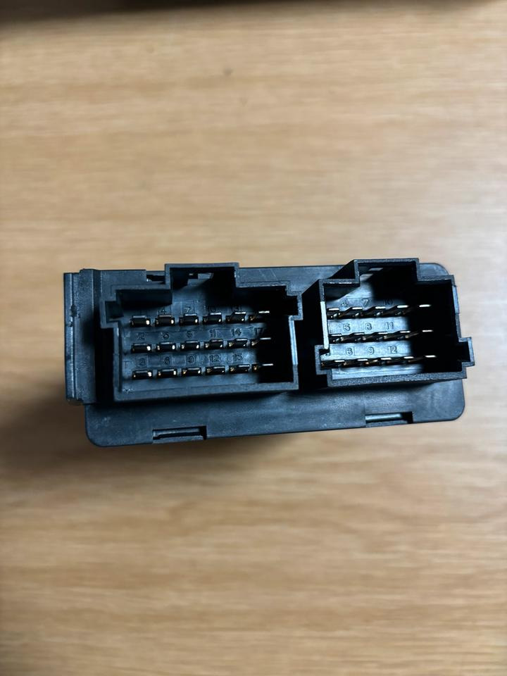 Mercedes SIEMENS VDO Elektronik ENR Steuergerät A0024460117 - Unidad de control para Camión: foto 3 Mercedes SIEMENS VDO Elektronik ENR Steuergerät A0024460117 - Unidad de control para Camión: foto 3