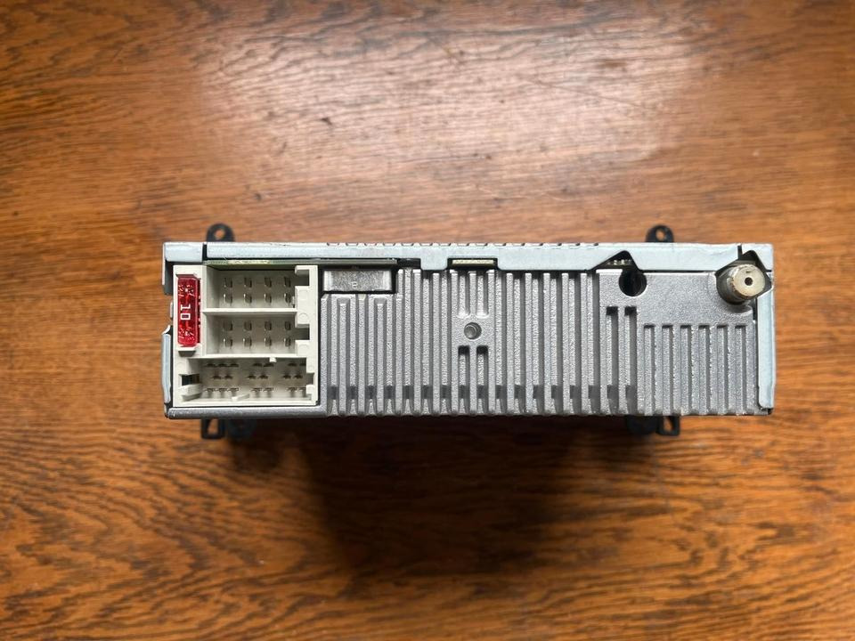 Mercedes Sprinter CD Radio 12V A9068200886 - Cabina e interior para Camión: foto 5 Mercedes Sprinter CD Radio 12V A9068200886 - Cabina e interior para Camión: foto 5