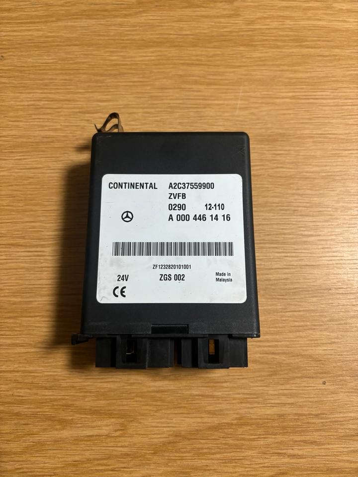 Mercedes CONTINENTAL Steuergerät A0004461416 - Recambio: foto 1 Mercedes CONTINENTAL Steuergerät A0004461416 - Recambio: foto 1