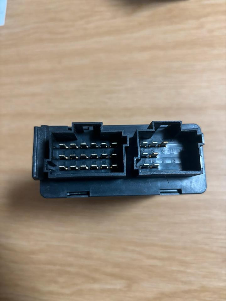 Mercedes CONTINENTAL Steuergerät A0004461416 - Recambio: foto 3 Mercedes CONTINENTAL Steuergerät A0004461416 - Recambio: foto 3