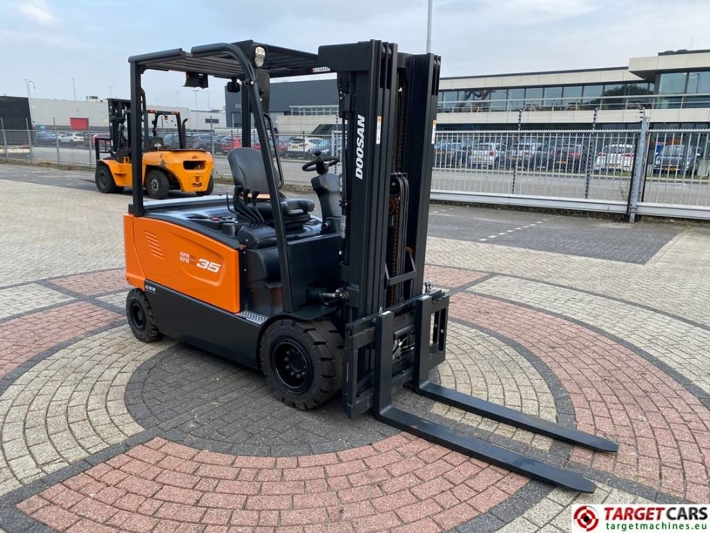 Doosan B35X-7 Electric Forklift 3.5T Triplex-438cm Unused  - Carretilla elevadora eléctrica: foto 2 Doosan B35X-7 Electric Forklift 3.5T Triplex-438cm Unused  - Carretilla elevadora eléctrica: foto 2